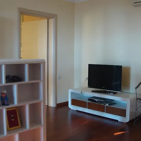 Leon And Leona Apartmán